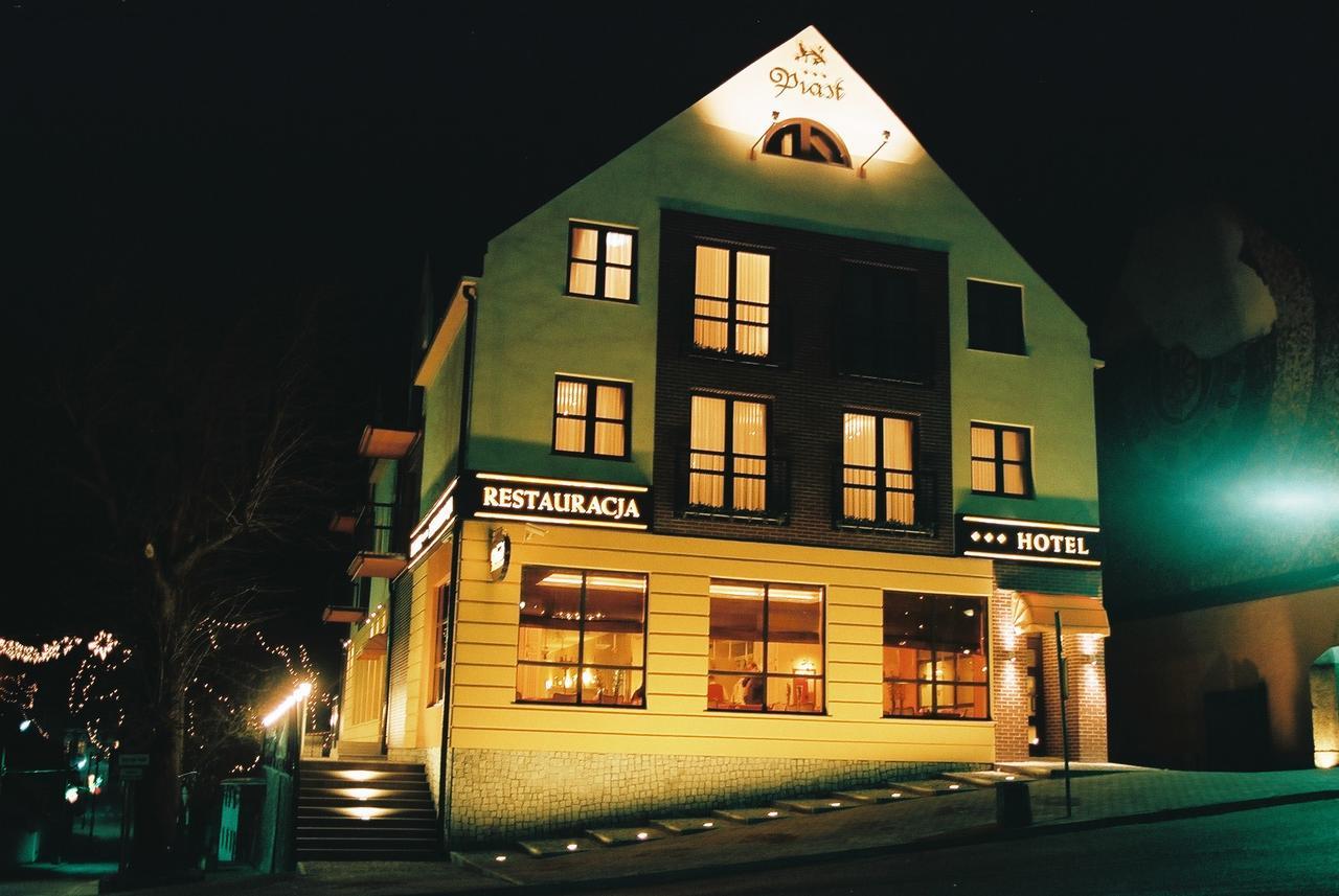 Hotel Piast Cedynia Extérieur photo
