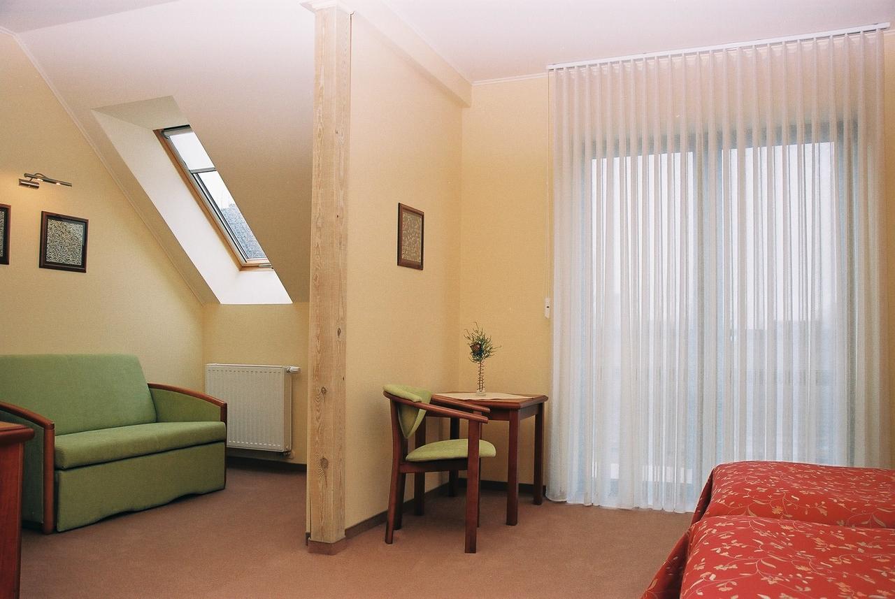 Hotel Piast Cedynia Extérieur photo