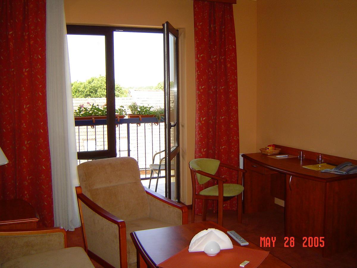 Hotel Piast Cedynia Extérieur photo