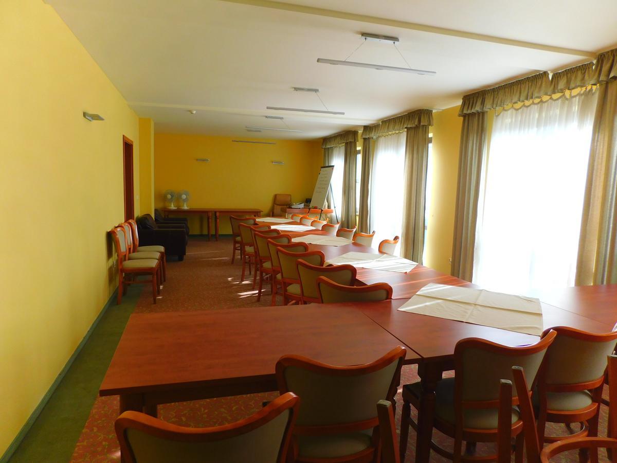 Hotel Piast Cedynia Extérieur photo