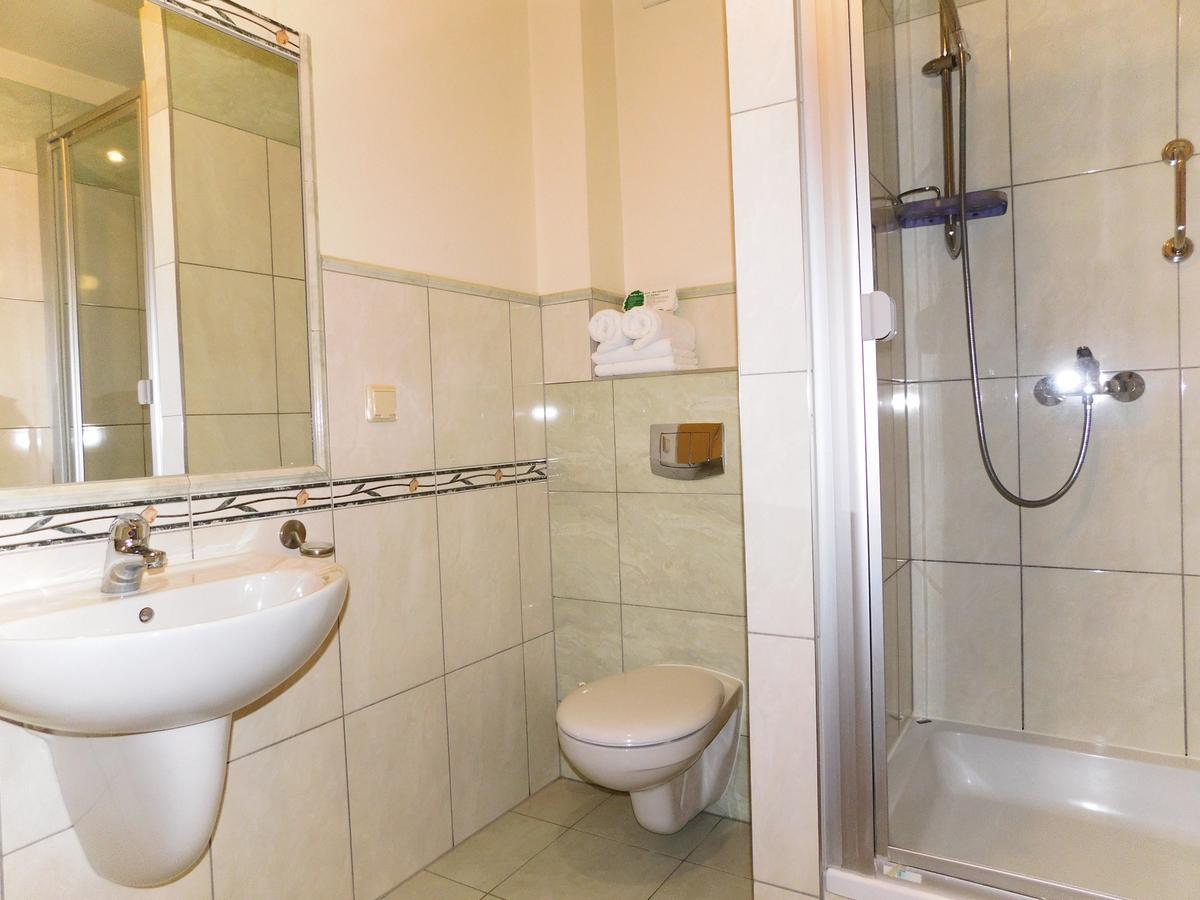 Hotel Piast Cedynia Extérieur photo